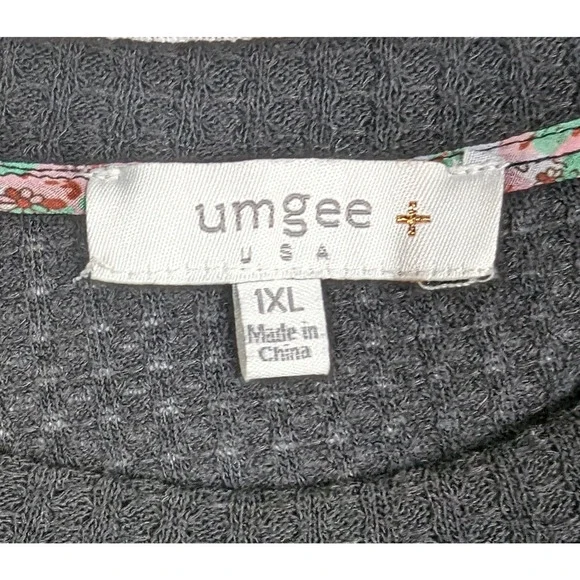 Umgee Black Shirt with Floral Ruffle Sleeves Size 1X - Picture 3 of 5